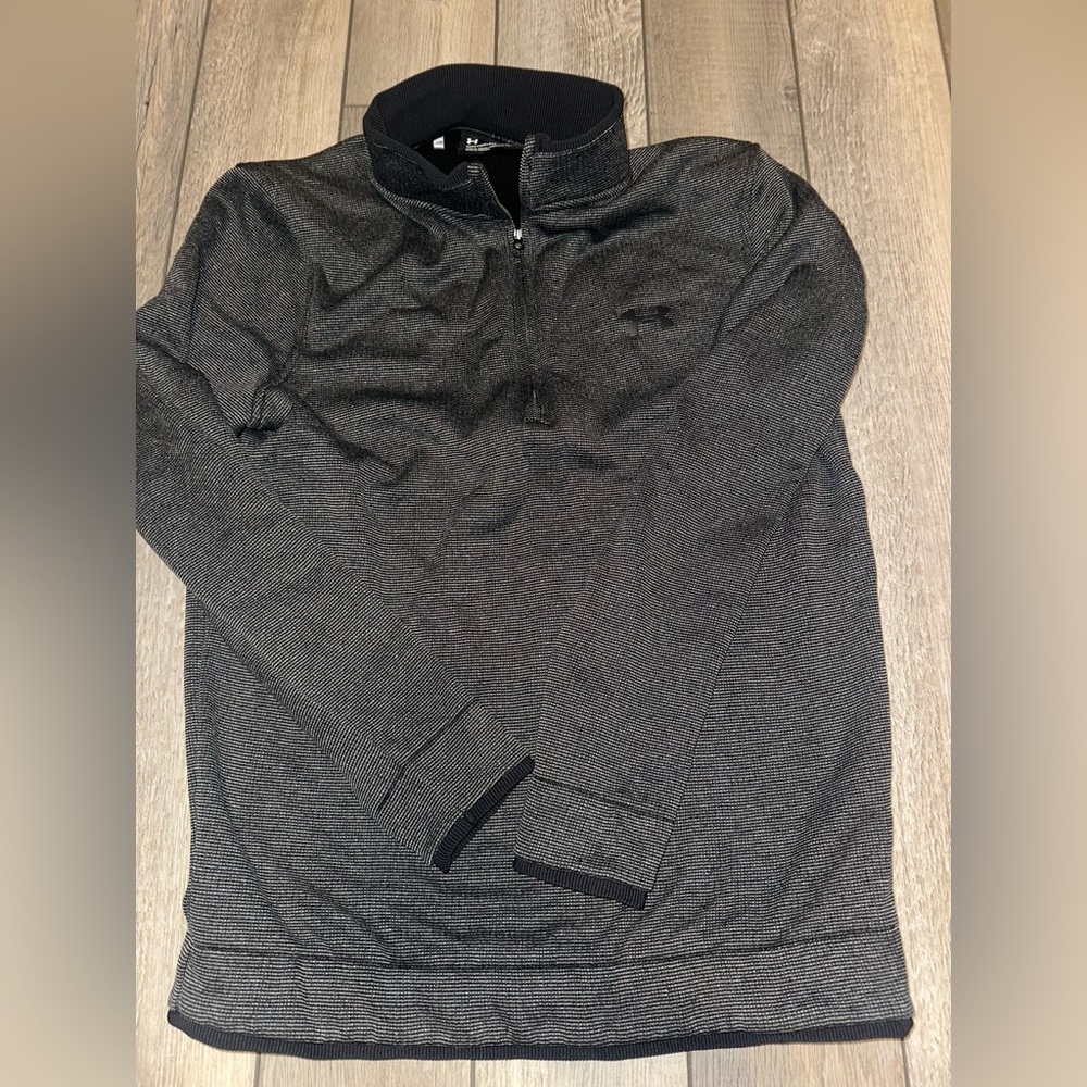 Black Under Armour golf half zip pullover